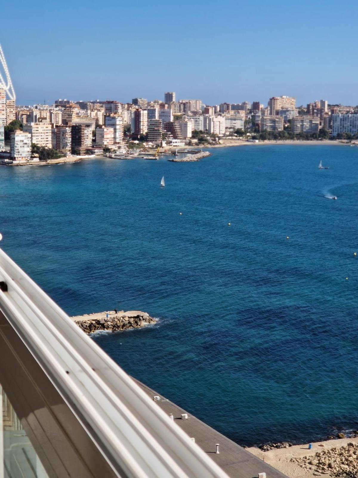 アリカンテVistas Al Mar. Gran Salon. Playa A 1 Minuto. Wifiアパートメント エクステリア 写真